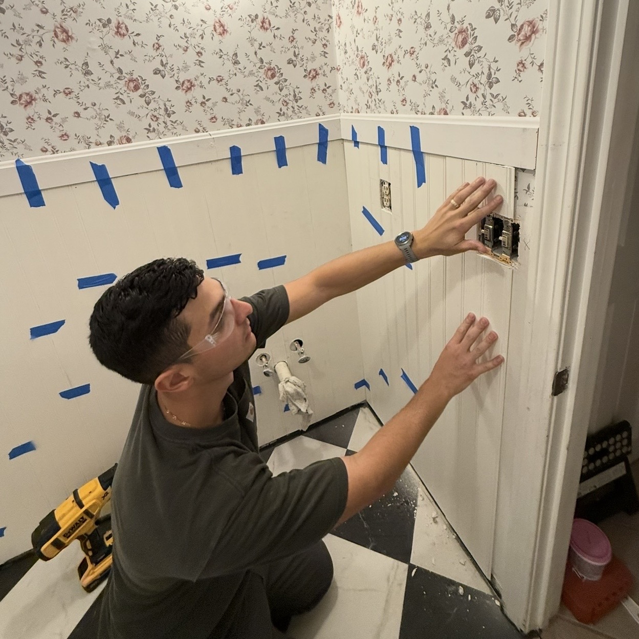 Installing beadboard wainscoting